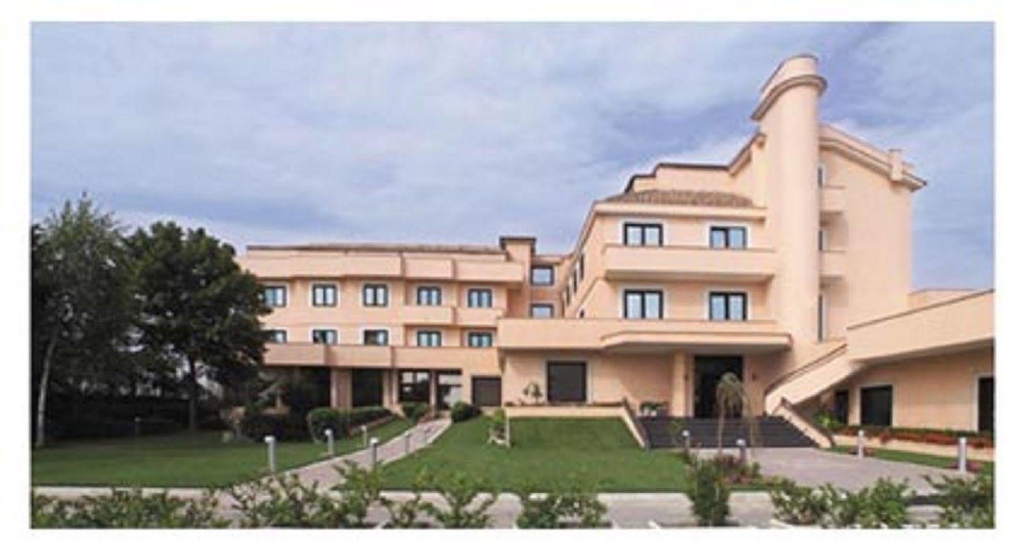 Hotel De La Ville & Centro Congressi Benevento Exteriér fotografie